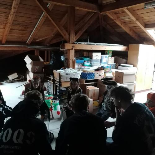 Gruselgeschichten im Dachboden