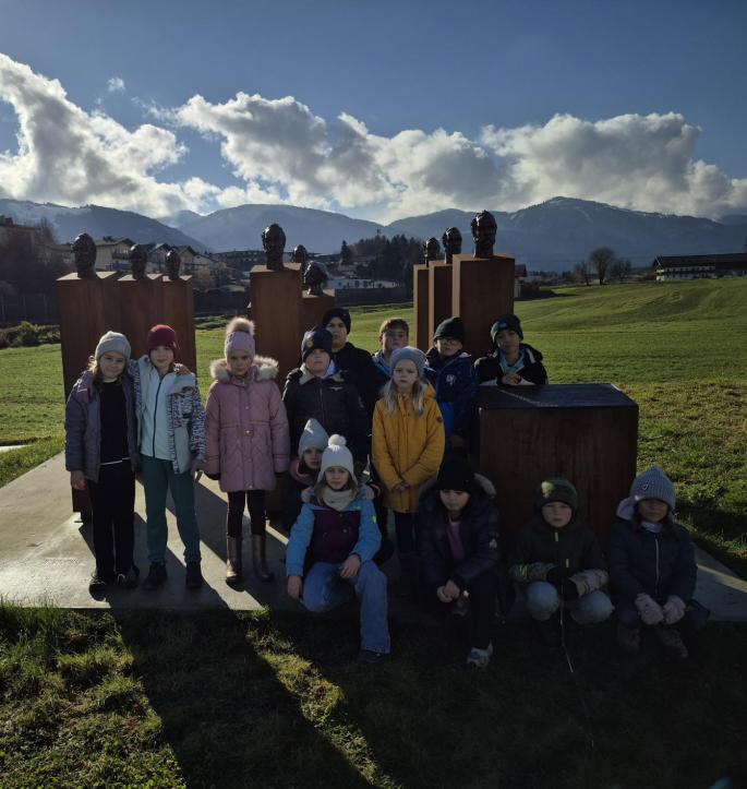 © ((c)) VS Kirchbichl Die Klasse 3a beim Besuch der NS-Gedenkstätte in Kirchbichl