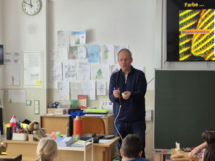 © ((c)) VS Kirchbichl Vortragender Prof. Schwerte in der Klasse
