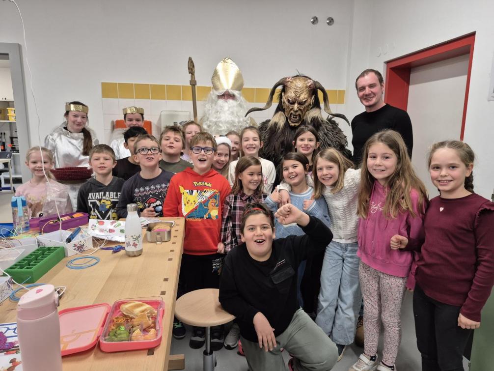 © ((c)) VS Kirchbichl Besuch des Nikolaus im STEAM-Lab