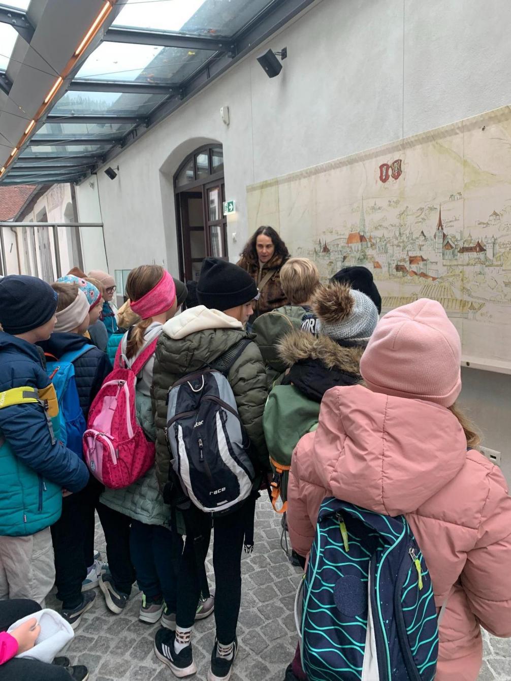 Im Innenhof der Münze Hall