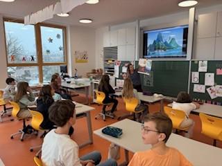 Vorlesetag - Märchen wird mit Computerunterstützung vorgelesen